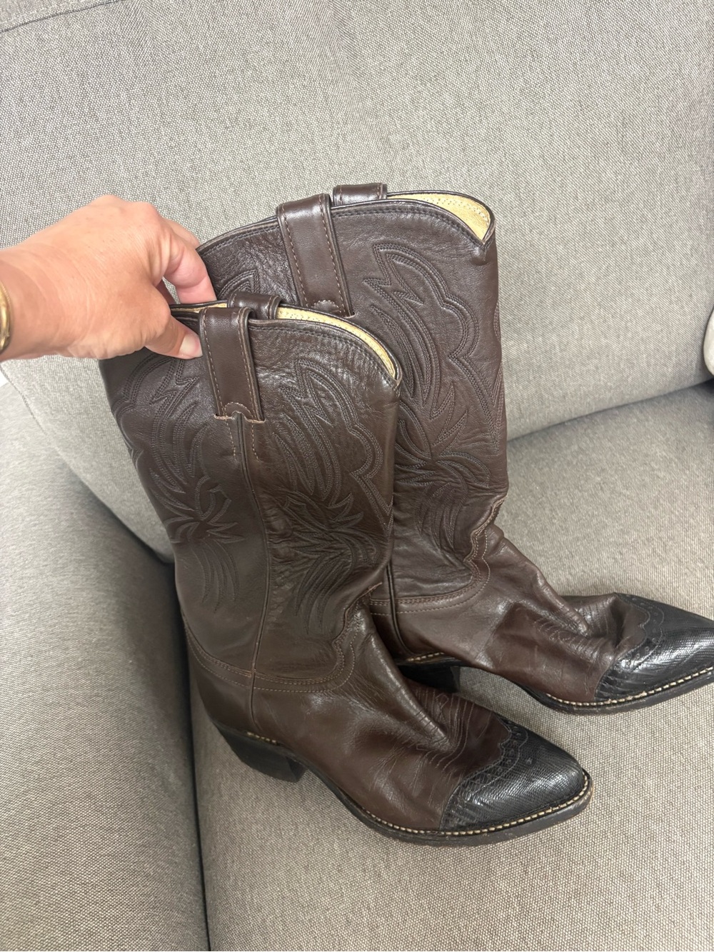 Justin Boots Brown Leather Western Heeled Boots with Black Toe Cap